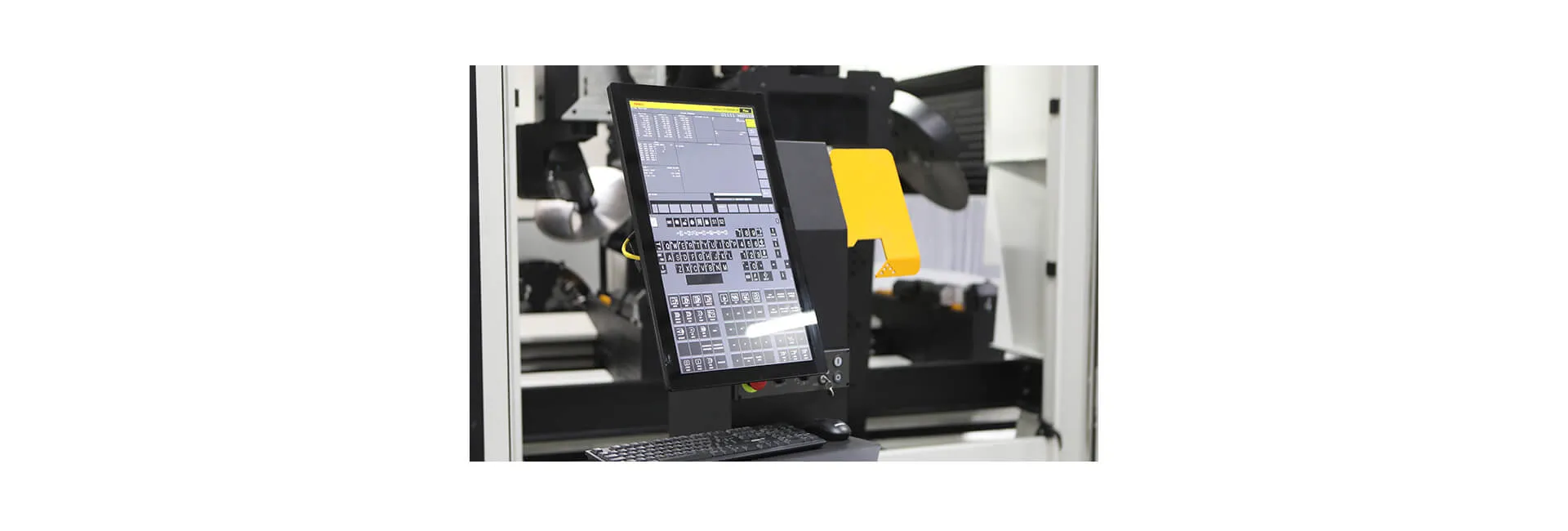 Centro de corte e usinagem de perfis CNC INO Apollo de 5 eixos