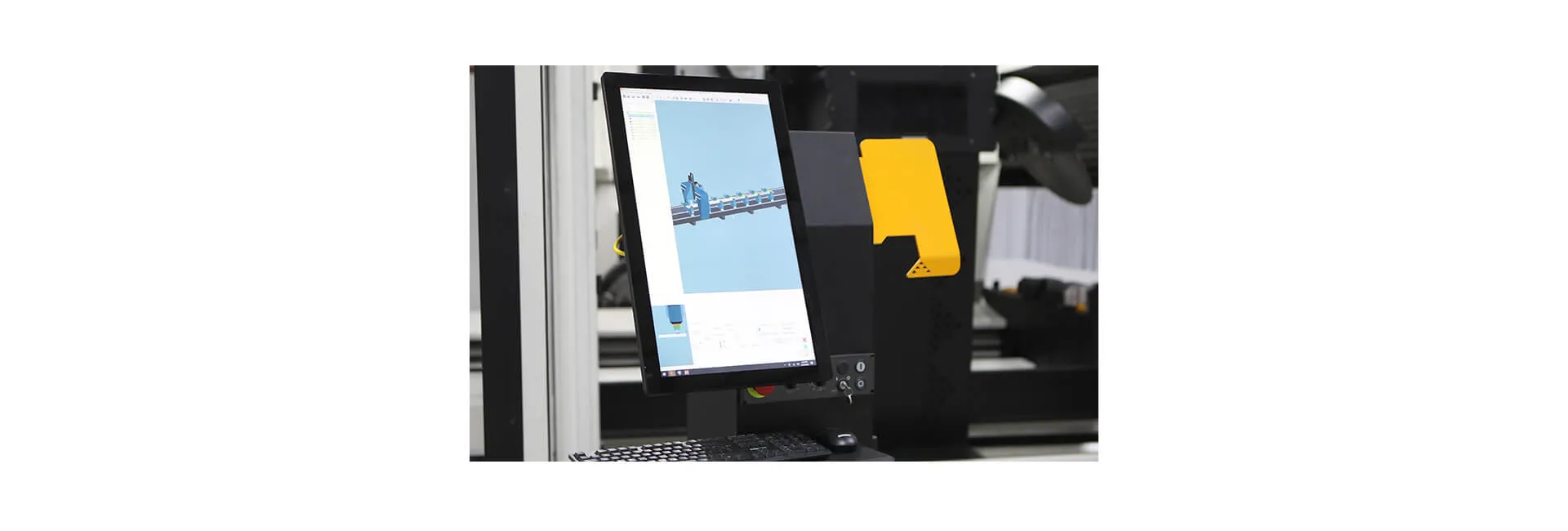 Centro de corte e usinagem de perfis CNC INO Apollo de 5 eixos