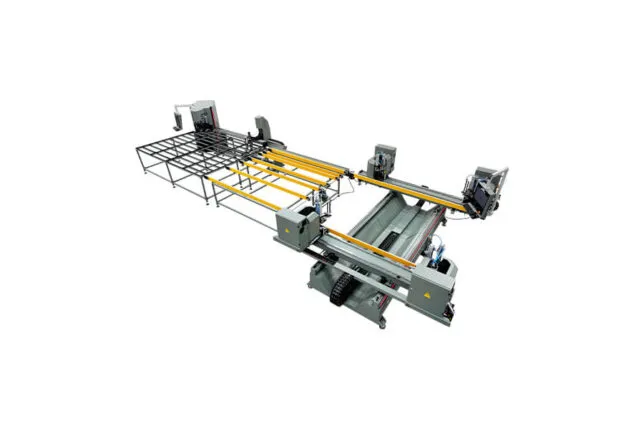 Ino MILANO – Linha de soldadura de PVC com 4 cabeças e limpeza de cantos por CNC